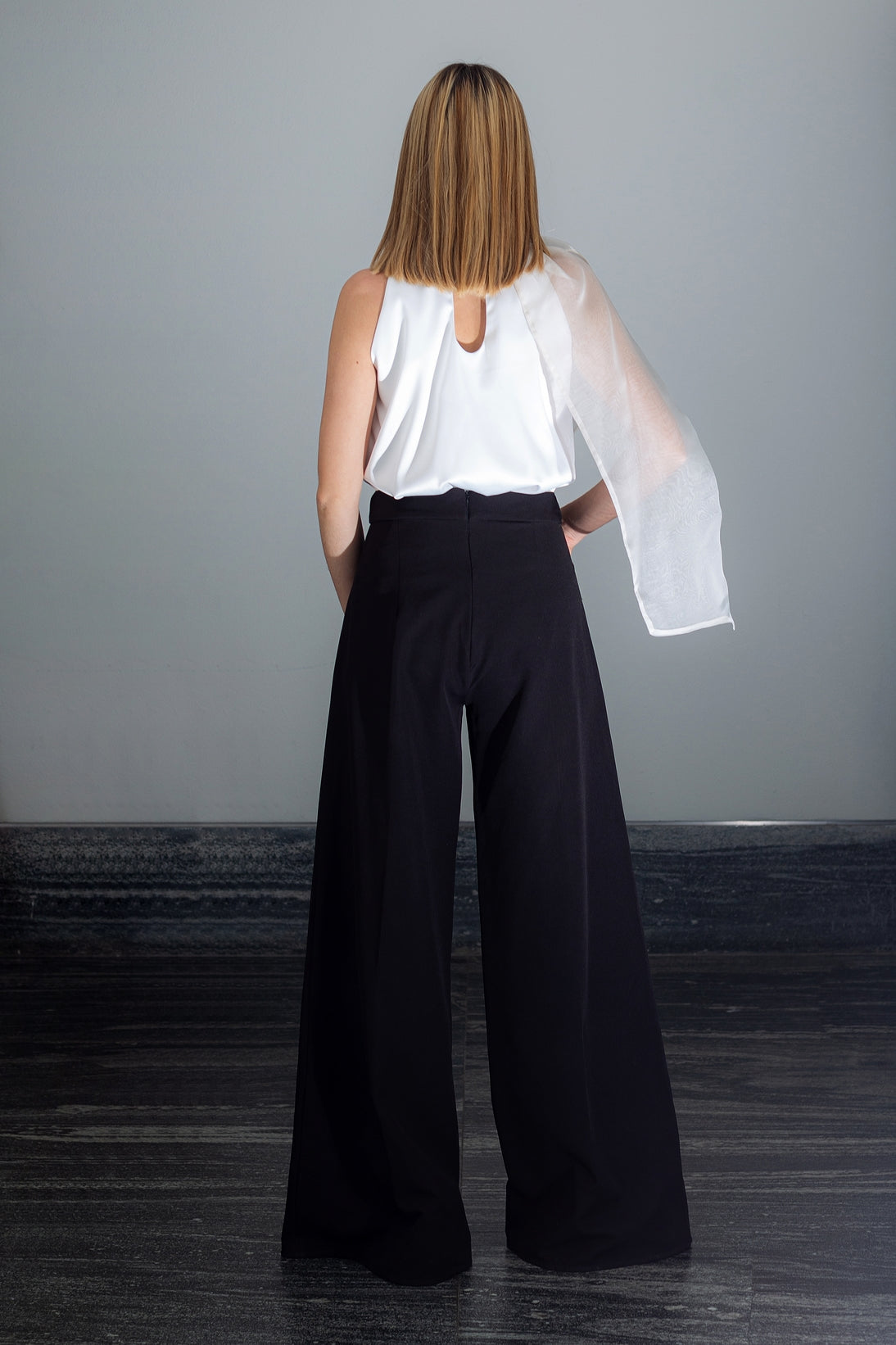 BODY ELETRUE CON TIRANTES RASO IRLANDES Y GASA